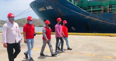 Buque de Venavega arriba al estado Anzoátegui con mil 200 toneladas métricas de alimentos