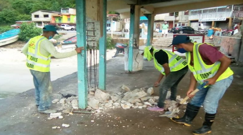 Gobierno de Aragua repara muelle de bahía de Cata en municipio Costa de Oro