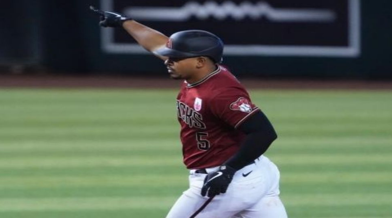 Con estacazo del criollo Eduardo Escobar los D-backs remontaron ante los Padres de San Diego