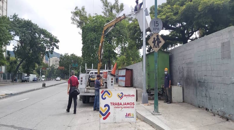 Avanzan trabajos de modernización de la red semafórica de Caracas