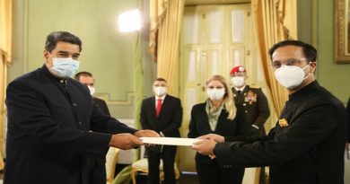 Presidente Maduro recibe en Miraflores cartas credenciales del nuevo embajador de India