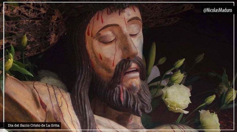 Fieles elevan oraciones al Santo Cristo del Rostro Sereno en la Grita Táchira