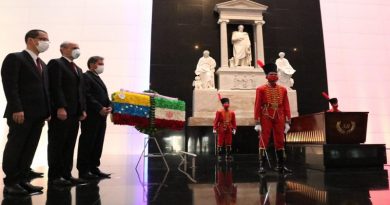 Venezuela e Irán celebran 70 años de relaciones bilaterales con ofrenda floral ante el Padre de la Patria en el Panteón Nacional