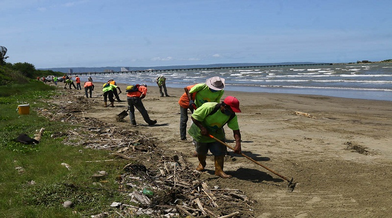 Más de 200 hombres y mujeres realizan saneamiento de las playas del Parque Nacional Morrocoy en Falcón