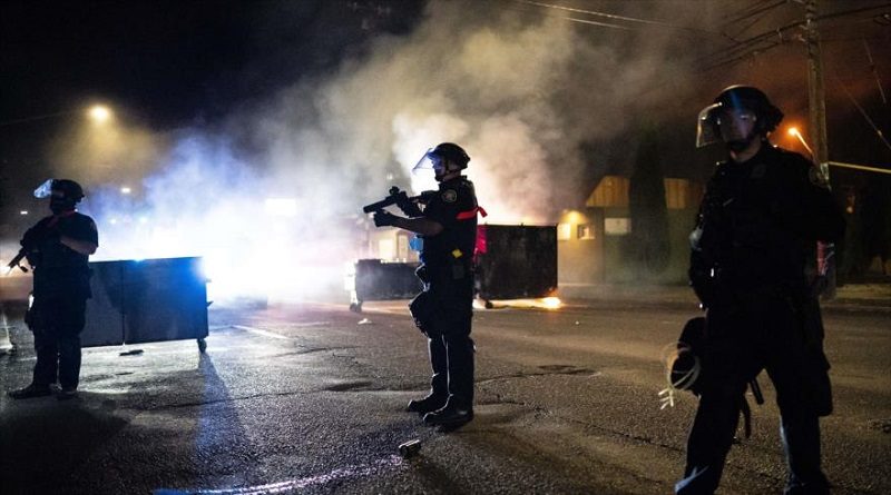 Gobierno de Trump amenaza a manifestantes estadounidenses que protestan contra el racismo con “todas las opciones sobre la mesa”