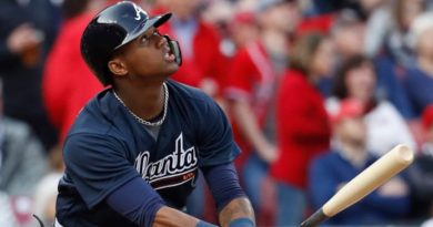 Bravos barren con dos jonrones de Ronald Acuña Jr.