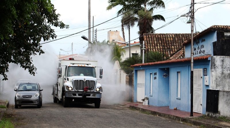 Realizan jornada de desinfección en comunidades, farmacias y comercios en Barinas