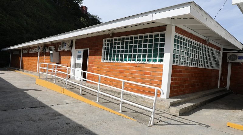 Entregan totalmente rehabilitado CDI y SRI “Omar Días Sinfontes” de la parroquia 23 Enero de Caracas