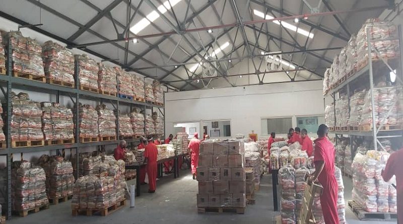Centro Cacique de Empaquetado Milicianas Catia distribuye mensualmente 60 mil bolsas de alimentos a través de los CLAP
