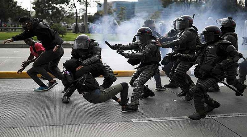 Senadora de Farc: brutalidad policial en protestas es síntoma de crisis estructural de Colombia