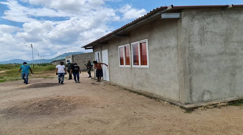 Construyen viviendas en la comunidad Ekunay en el estado Bolívar para atender a familias del pueblo indígena