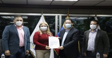 Educación Universitaria y Comercio Nacional acuerdan afianzar registros de marcas y proyectos estudiantiles