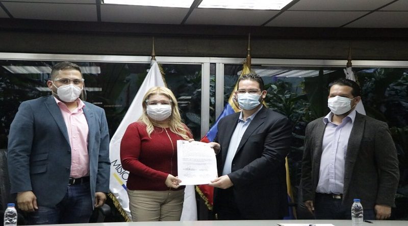 Educación Universitaria y Comercio Nacional acuerdan afianzar registros de marcas y proyectos estudiantiles