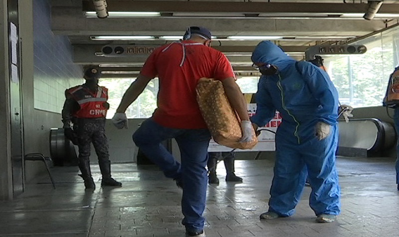 Realizan desinfección en las instalaciones de la estación del Metro de El Valle en Caracas