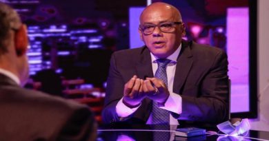 Jorge Rodríguez: Modelo lingüístico del chavismo debe llegar con conciencia política al amplio sector de los llamados NI-NI
