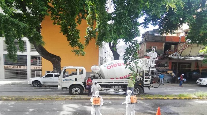 MPPPE realizó jornada de desinfección y limpieza en la UENB Zoe Xiques Silva en la parroquia San Juan de Caracas