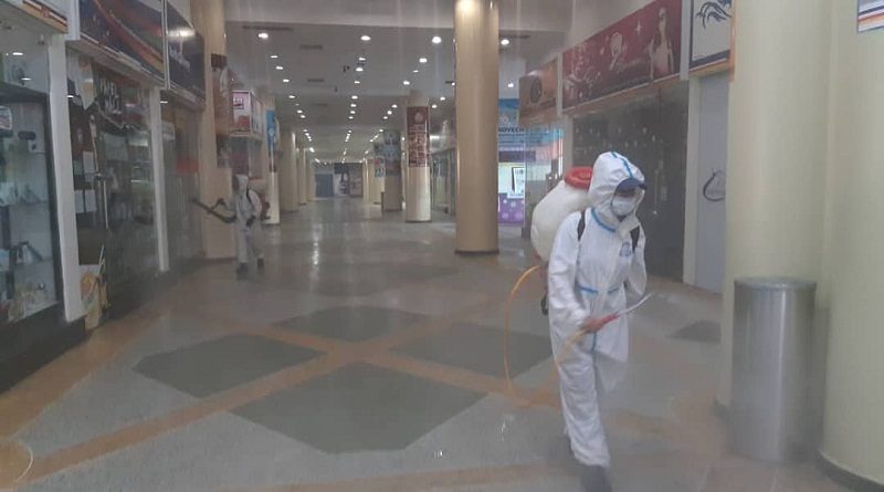 Realizan jornada de desinfección en áreas concurridas del Terminal de Catia La Mar en La Guiara
