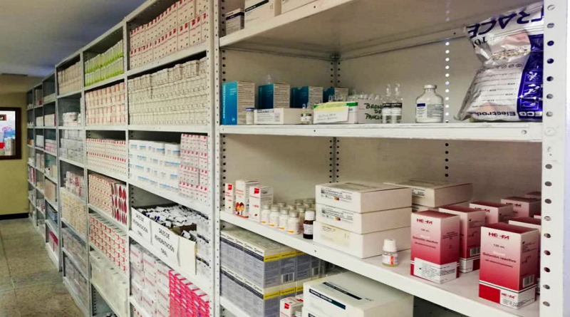Lara recibe dotación de material médico quirúrgico para intervenciones de Misión Milagro