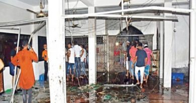 Al menos 12 personas fallecieron debido una explosión dentro de una mezquita en Bangladés