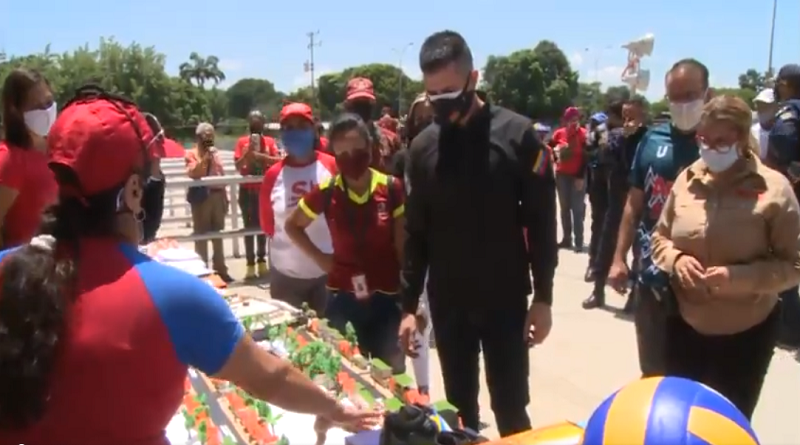 Movimiento Somos Venezuela entrega ayudas técnicas a familias afectadas por el desbordamiento del río El limón en Aragua