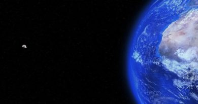 Los astrónomos creen que puede ser un objeto artificial que ha esperado un reencuentro con nuestro planeta durante más de medio siglo.