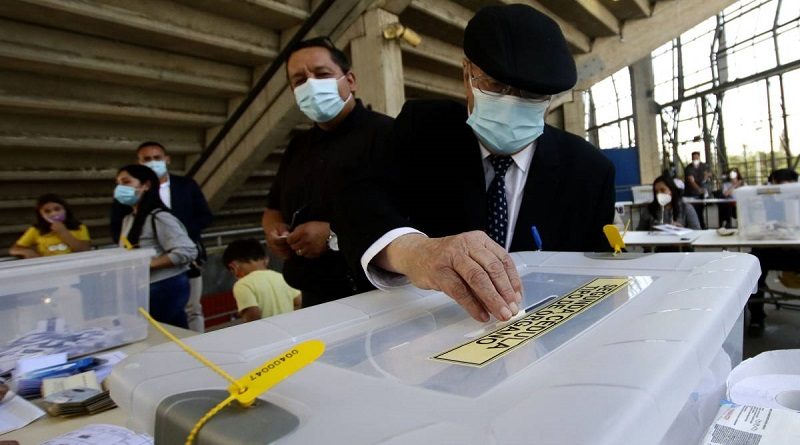 Comenzó el escrutinio del Plebiscito en Chile: los primeros resultados indican un amplio triunfo a favor de modificar la ConstituciónCon