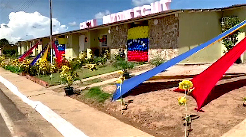 Entregan 83 viviendas bifamiliares en el urbanismo Victorias de Chávez en el estado Anzoátegui