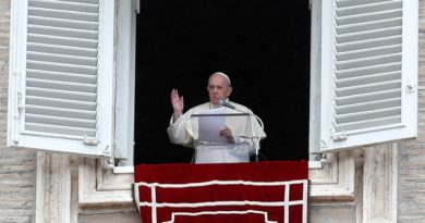 Papa Francisco reiteró que pandemia rompe con las "teorías mágicas" del capitalismo
