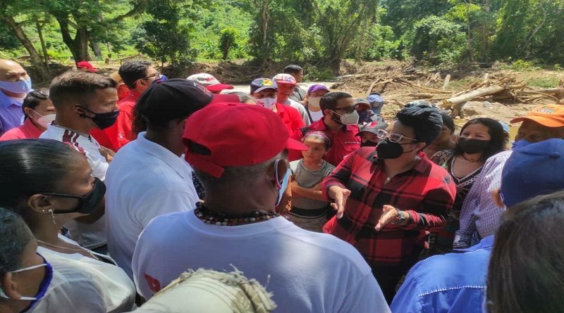 Ministerio de la Mujer se desplegó por el estado Sucre para atender a la población afectada por las lluvias