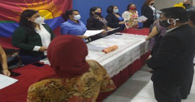 Entregan credenciales para supervisores circuitales y directores de territorios escolares en Carabobo