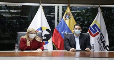 Educación Universitaria y Comercio Nacional trabajan en una resolución que regule el costo de las matrículas universitarias