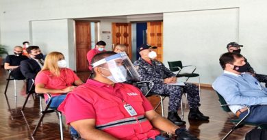Autoridades del sector aéreo afinan detalles de cara a una futura apertura de operaciones