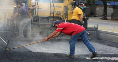 Avanza Plan de Asfaltado en Caracas en las parroquias El Valle - Coche