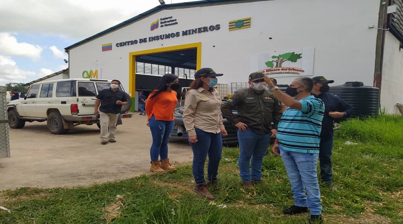 Realizan visita al Centro de Insumos Minero a fin de provee las herramientas y equipos necesarios a los trabajadores