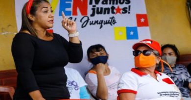 Jóvenes y mujeres de El Junquito debatieron Ley Antibloqueo que garantiza el Desarrollo Nacional del pueblo venezolano