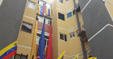GMVV entrega 20 apartamentos a familias del sector Guaracarumbo de La Guaira