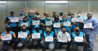 Graduados 98 participantes de la Escuela de Transporte de Miranda