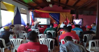 Capacitan a técnicos electorales de los Valles del Tuy en Miranda