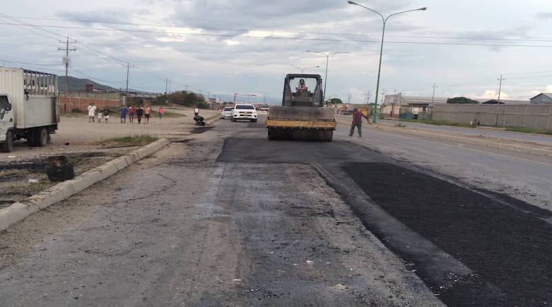 En Barquisimeto avanzan trabajos de asfaltado y embellecimiento de la avenida Florencio Jiménez