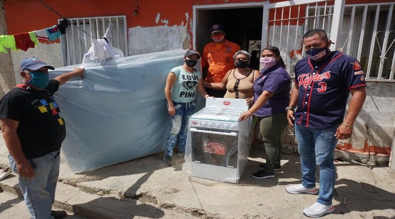 Gobierno Bolivariano entrega enseres a familias afectadas por las lluvias en el municipio Lamas de Aragua
