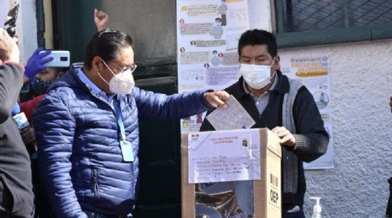 Bolivia | candidato presidencial del MAS Luis Arce ejerció su derecho al voto