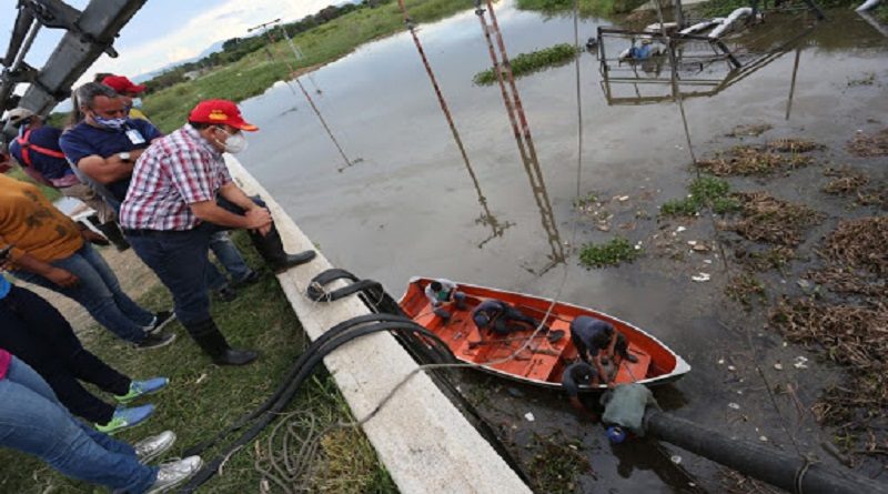 Instalan nuevas bombas para aumentar la capacidad de descarga de agua en las comunidades afectadas de Aragua