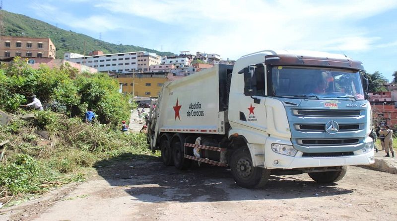 Alcaldía de Caracas despliega plan de recolección de desechos sólidos en la parroquia Sucre