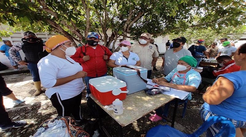 Atienden a más de mil familias afectadas por las lluvias en el estado Zulia