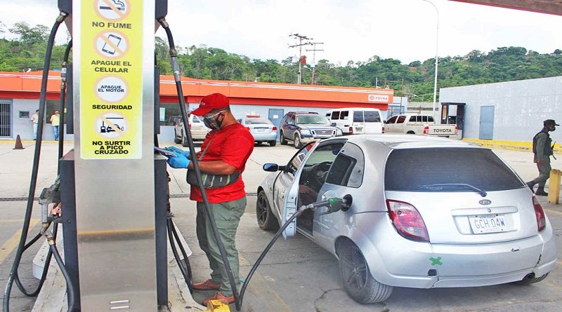 Avanza en Venezuela esquema de distribución de gasolina
