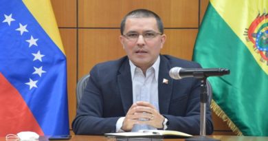 Canciller Arreaza: Iván Duque líder de las protestas en el Puente Simón Bolívar en 2019 hoy se esconde tras los militares envuelto su propio laberinto