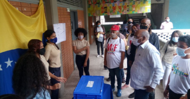 Entregan dotación de equipos Canaima e inauguran comedor en la UEN José Avalos en la parroquia El Valle de Caracas
