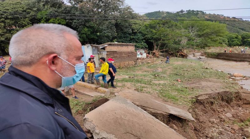 Autoridades Competentes y Organismos de Seguridad del estado Táchira realizan mesa de trabajo para atender a las familias afectadas por lluvias