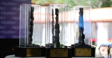 Entrega del Premio Nacional de Historia 2019 y bautizan libro "El Monstruo y sus Entrañas" de Vladimir Acosta