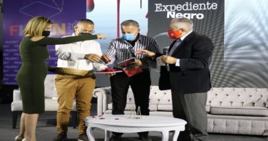 Bautizan en la Filven edición digital del libro Expediente Negro de José Vicente Rangel padre